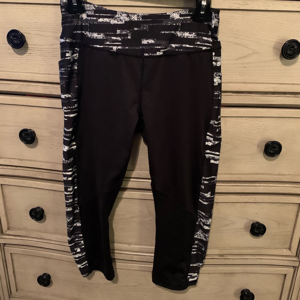 Capri Athletic pants